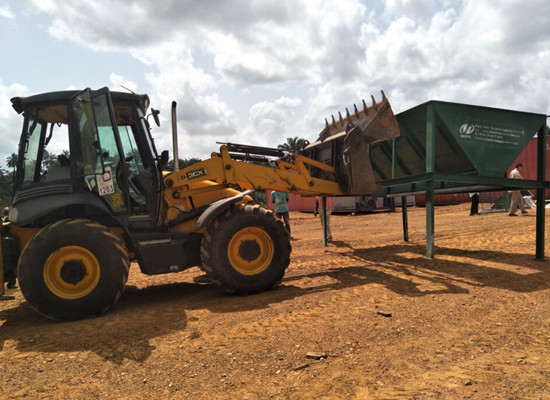 Why palm oil mill plant need to close to palm fruit plantation?