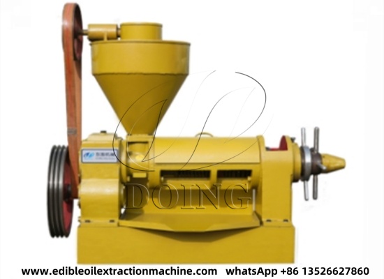 A Nigerian customer successfully purchased edible oil press machine from Henan Glory Company